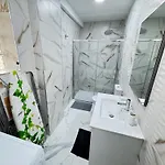 아파트 Cozy With Wi-fi